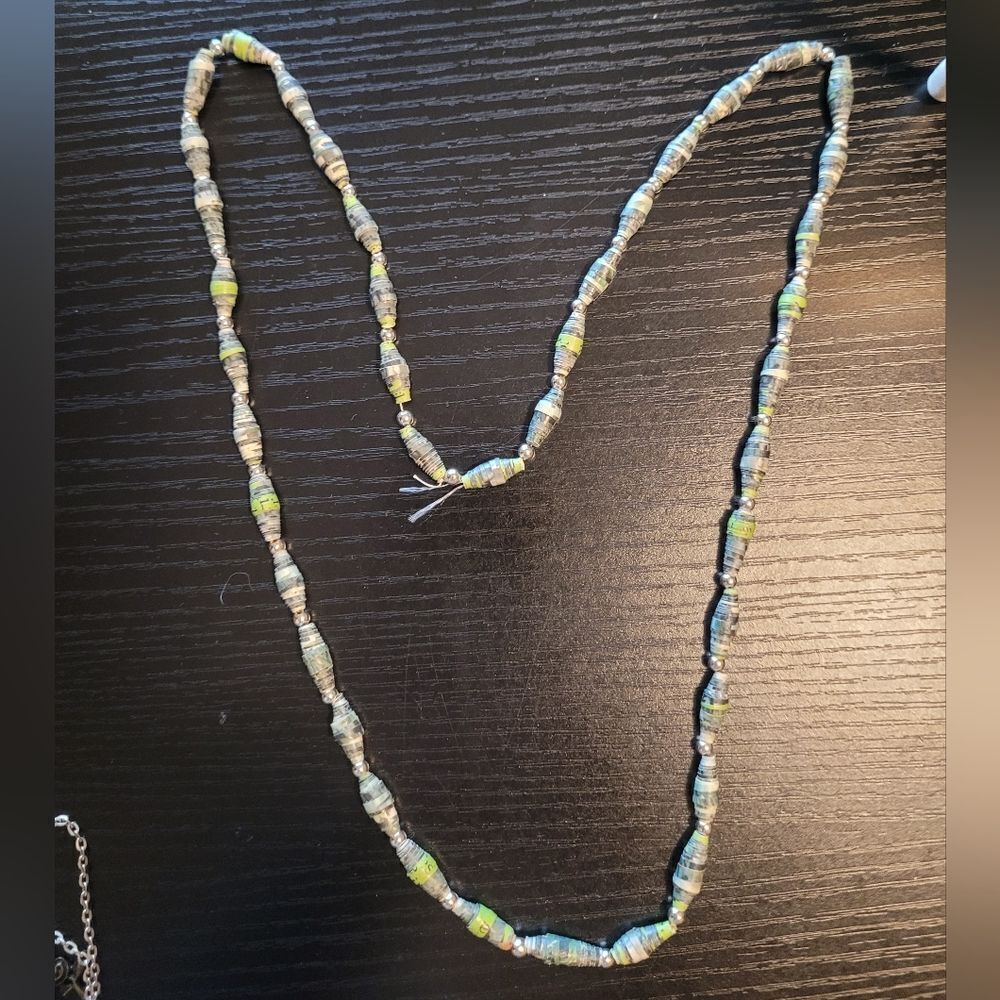 Necklace fashion basic green silver toned slip over head womens ladies 4/$25